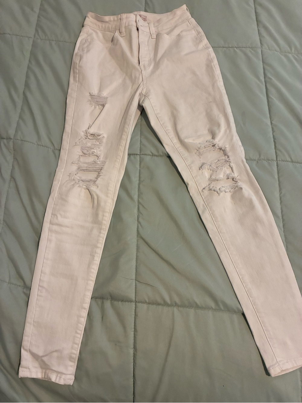 SO Women’s White pants / jeans / size 3 (26w)